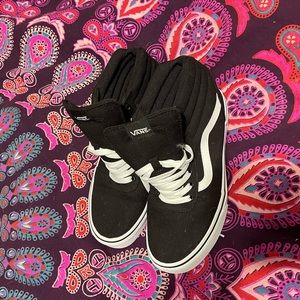 Vans black high top skate shoe size 9 NWOT